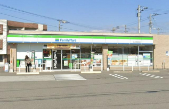 ファミリーマート松山土居田駅前店まで600m