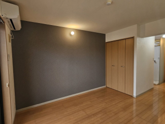 落ち着いた雰囲気のアクセントクロスにしています