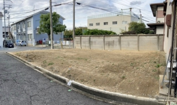 【前面道路含む現地写真】