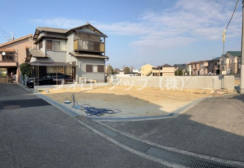 前面道路含む現地写真です