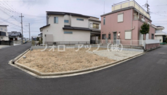 前面道路含む現地写真です