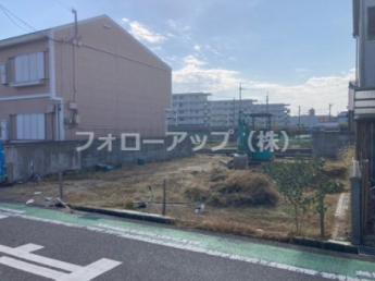 前面道路含む現地写真です