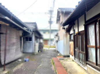 【前面道路含む現地写真】