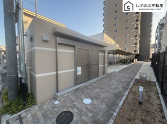 ゴミ収集所になります。