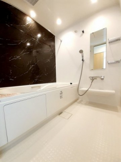 落ち着いた空間のお風呂です