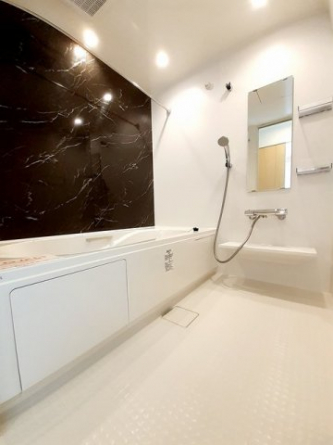 落ち着いた空間のお風呂です