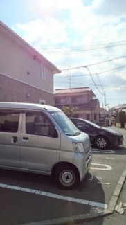 車をお持ちの方に嬉しい駐車場付きの物件です