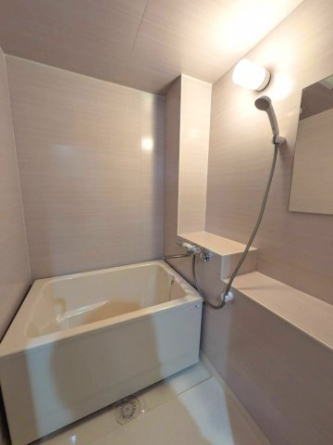 落ち着いた空間のお風呂です