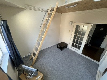 こちらの居間で趣味の時間をお楽しみください