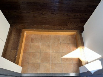 毎日通る玄関はこちらです