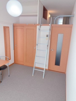 使い勝手のいい寝室です