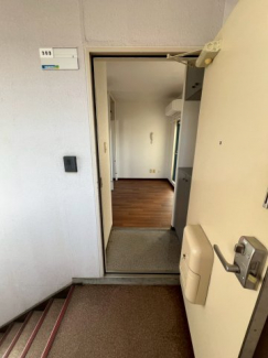 毎日通る玄関はこちらです