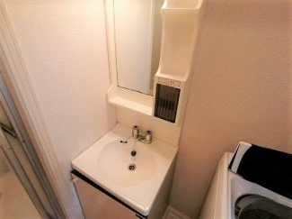 内装は落ち着いています