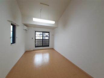 内装は落ち着いています