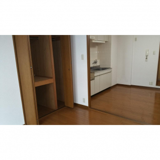 ゆったり過ごせる居間です