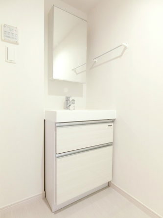 明るい洗面所です