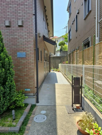 落ち着いた雰囲気の外観です