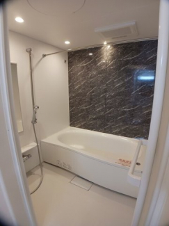 コンパクトで使いやすいお風呂です