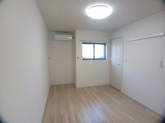 明るい室内です