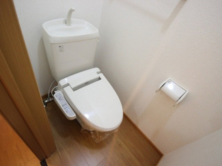 コンパクトで使いやすいトイレです