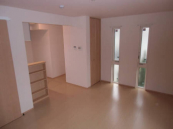 ゆったり過ごせる居間です