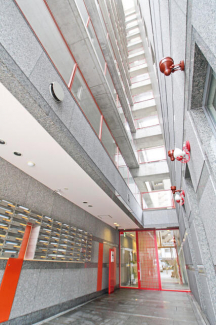 ★吹き抜けのエントランス★