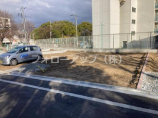 前面道路含む現地写真です