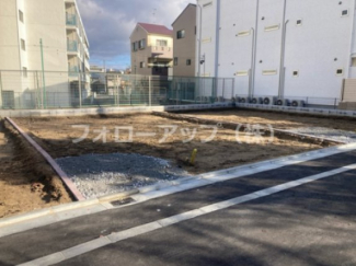 前面道路含む現地写真です