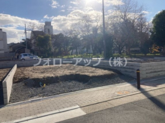 前面道路含む現地写真です