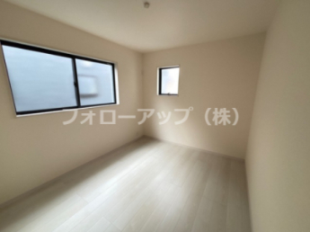 個人の部屋や寝室として使える洋室です