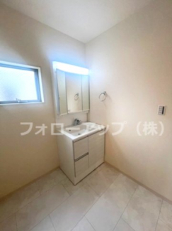 独立洗面台で身支度をすべて済ませてしまいましょう