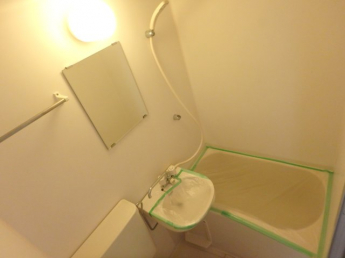 コンパクトで使いやすいお風呂です