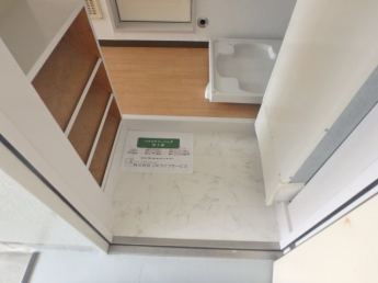 毎日通る玄関はこちらです