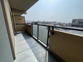 陽当たり良好なバルコニーです