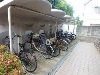 屋根付き駐輪スペースです