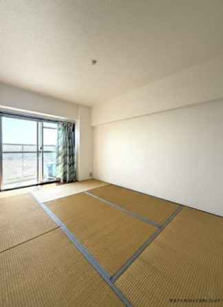 フローリングだけでなく、和室もあります