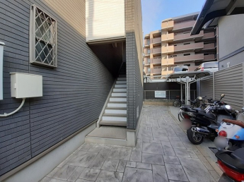 【エントランス】