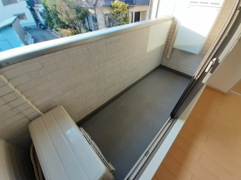 【バルコニー】