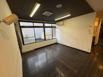 近江八幡市桜宮町の店舗事務所の画像