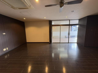 近江八幡市桜宮町の店舗事務所の画像