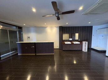 近江八幡市桜宮町の店舗事務所の画像