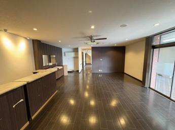 近江八幡市桜宮町の店舗事務所の画像