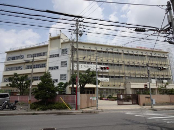 市立深野中学校まで548m