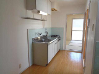 ダイニングには冷蔵庫も十分置けます