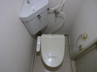 便利な温水洗浄便座付できれいさっぱり