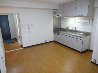 和室側から見たダイニング