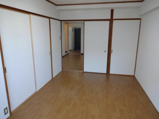 洋室の６帖です