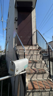 玄関１－２階部分に繋がる玄関です。