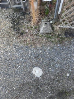 土地左手前境界部分