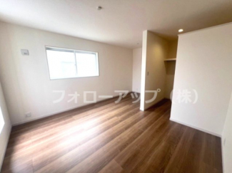 広々とした洋室です